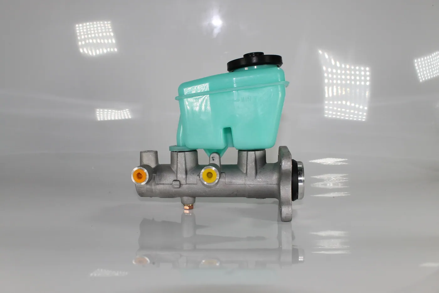 Maître-cylindre de frein – Land Cruiser LJ70 / Série 70 – Origine (réf. 47201-60600)